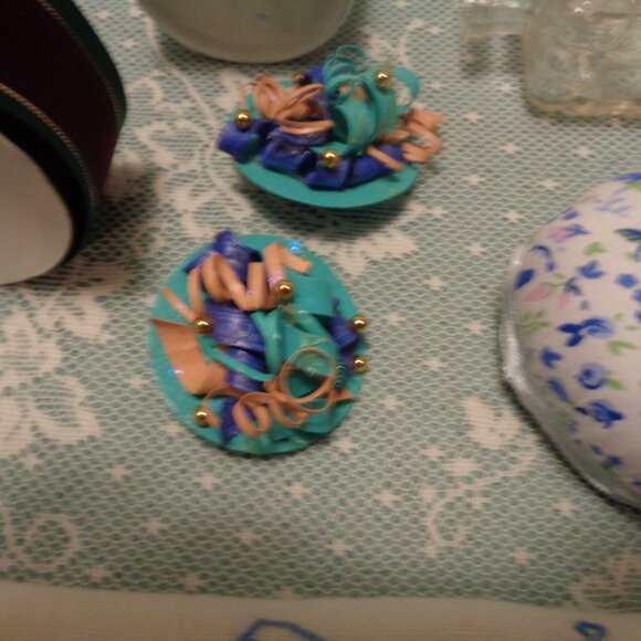 VINT TEAPOT TEATOWEL CUP SWEET BOTTLE HAT EARINGS NECKLACES PINCUSHIN RI… - Picture 6 of 9